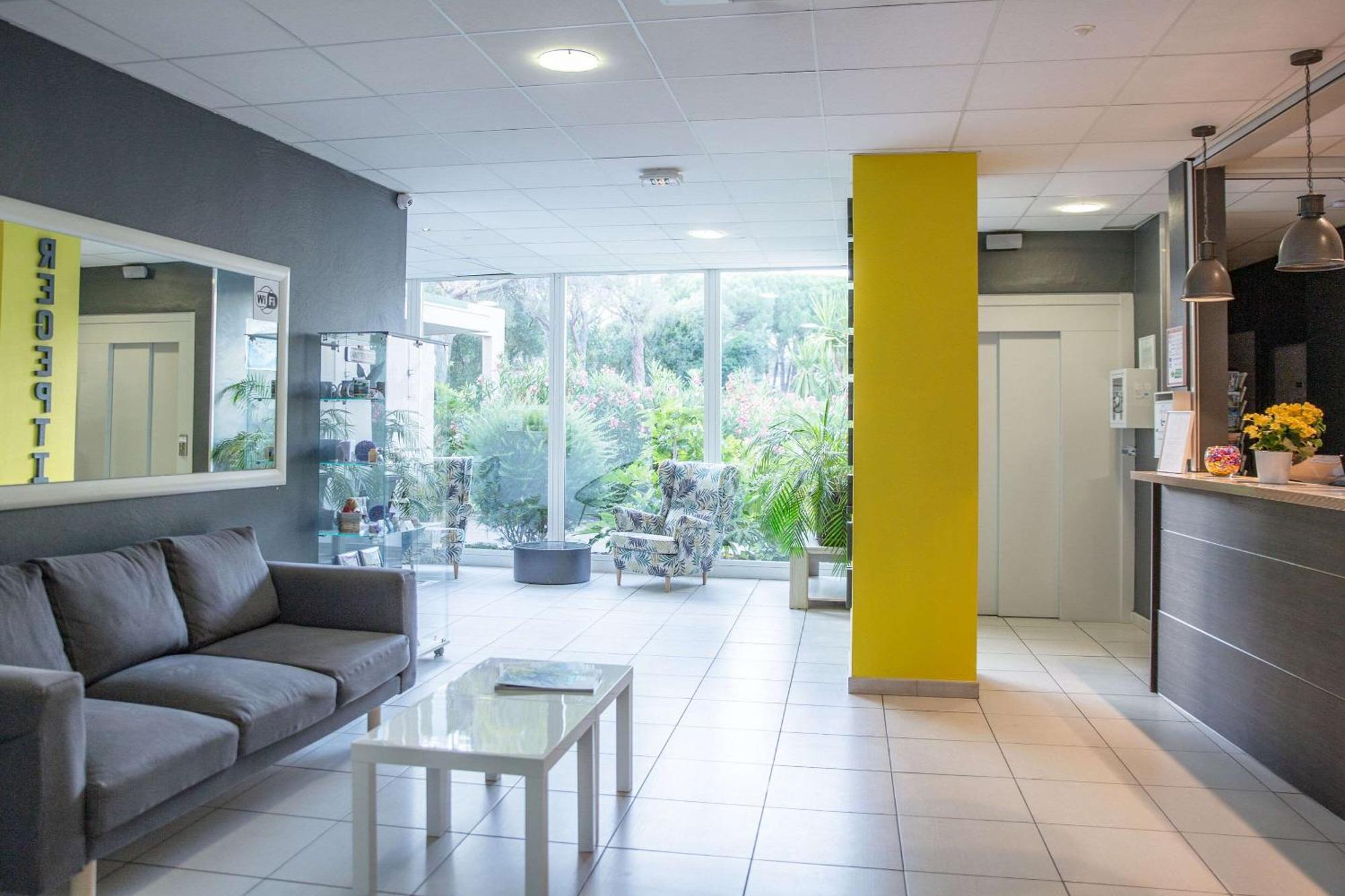Comfort Aparthotel Frejus La Tour De Mare Exterior photo